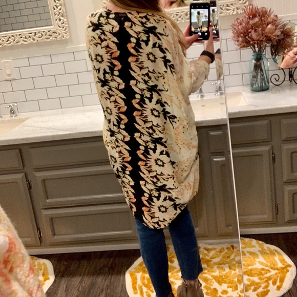 BILLABONG Floral Boho Black and Cream Coverup S/M - Picture 3 of 8